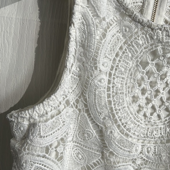 ReVamped lace/ crochet crop top - Picture 5 of 11